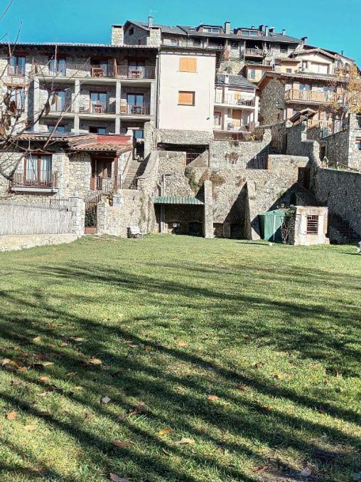 Cal Duran Apartment Bellver De Cerdanya Luaran gambar